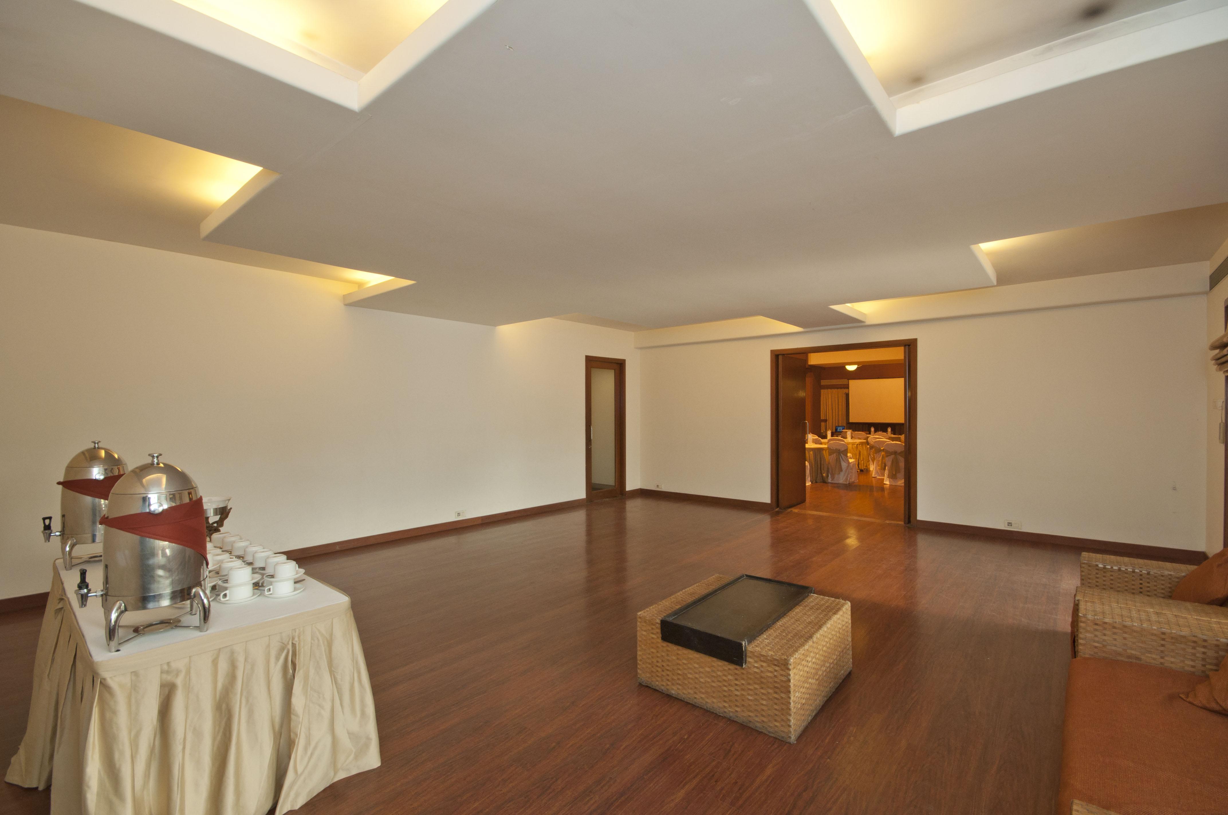 Vedic Village Spa Resort Calcutta Buitenkant foto