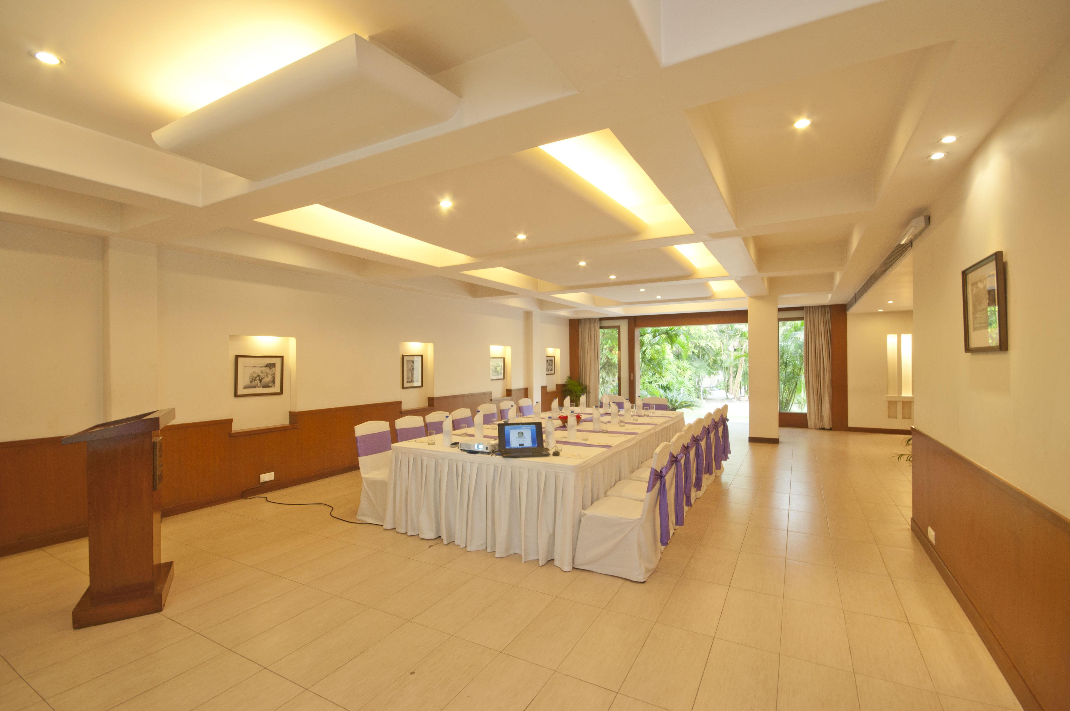 Vedic Village Spa Resort Calcutta Buitenkant foto