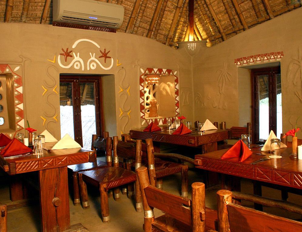 Vedic Village Spa Resort Calcutta Buitenkant foto