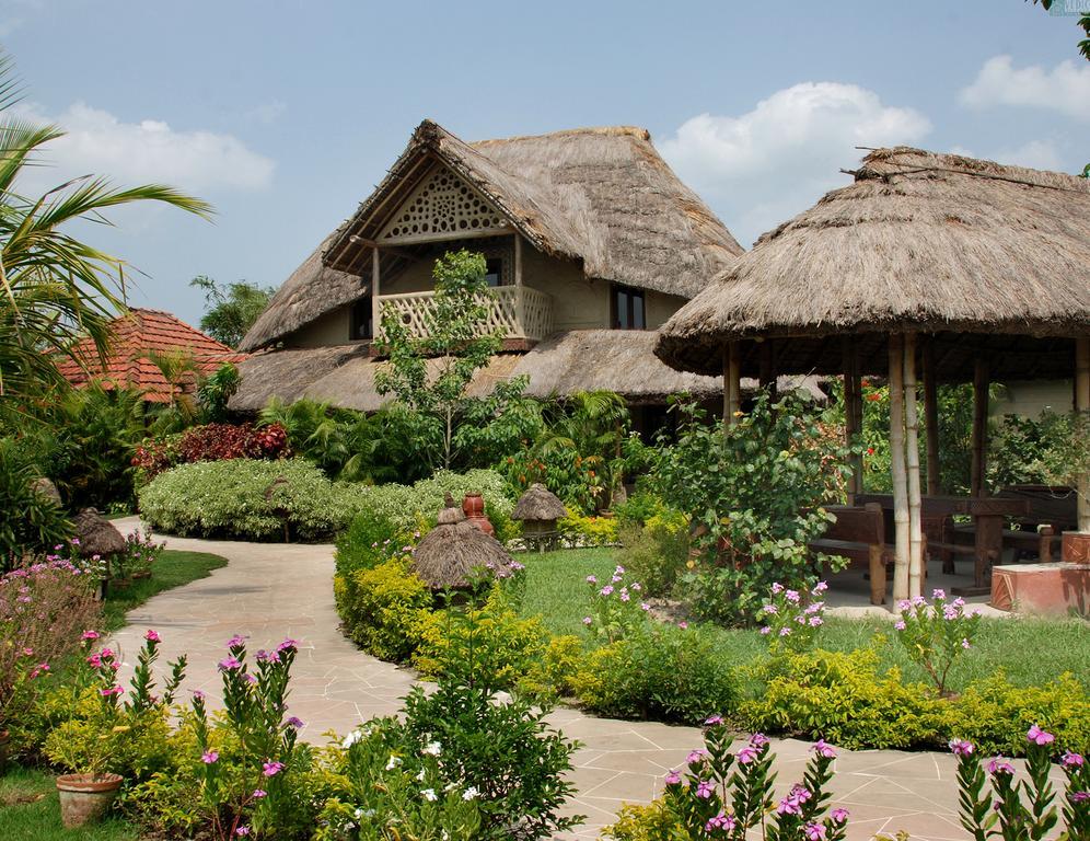 Vedic Village Spa Resort Calcutta Buitenkant foto