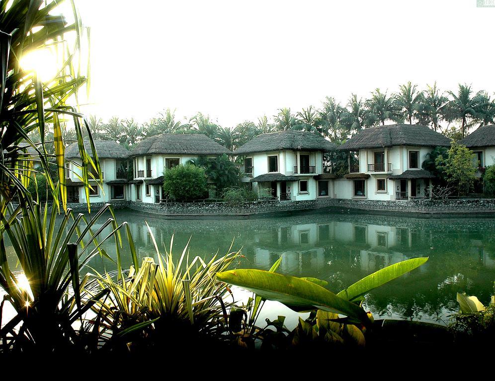 Vedic Village Spa Resort Calcutta Buitenkant foto