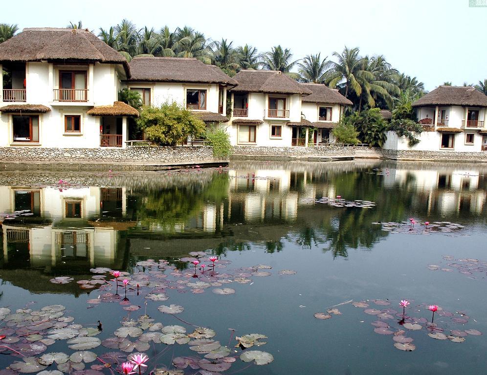 Vedic Village Spa Resort Calcutta Buitenkant foto