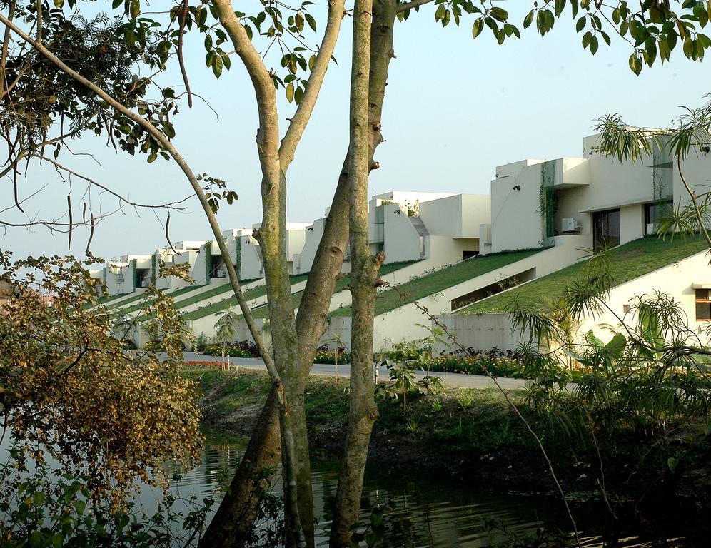 Vedic Village Spa Resort Calcutta Buitenkant foto