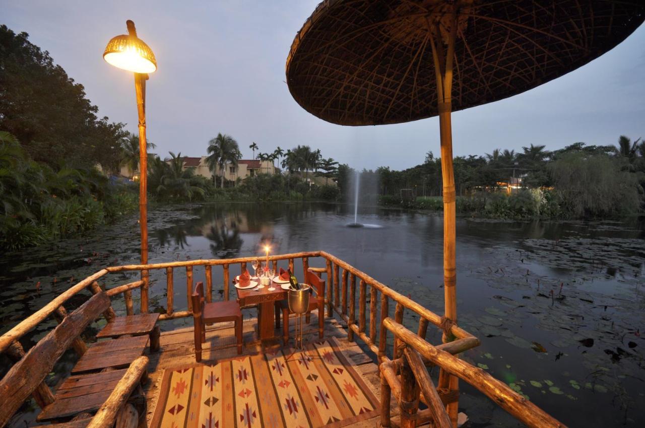 Vedic Village Spa Resort Calcutta Buitenkant foto