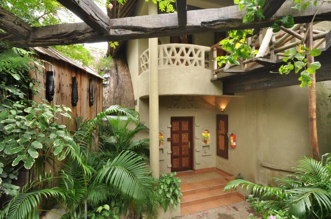 Vedic Village Spa Resort Calcutta Buitenkant foto